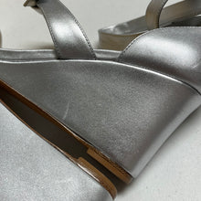 Load image into Gallery viewer, $500 Alexandre Birman 40 (US 10) Lilita Wedge