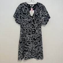 Load image into Gallery viewer, $498 Diane Von Furstenberg 6 NWT Dress
