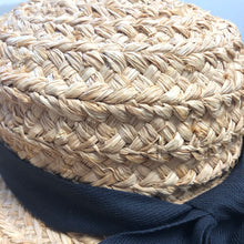 Load image into Gallery viewer, Helen Kaminski Classic 5 Bretton Straw Hat