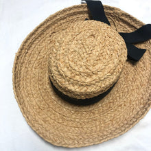 Load image into Gallery viewer, Helen Kaminski Classic 5 Bretton Straw Hat