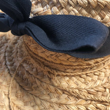 Load image into Gallery viewer, Helen Kaminski Classic 5 Bretton Straw Hat
