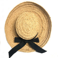 Load image into Gallery viewer, Helen Kaminski Classic 5 Bretton Straw Hat