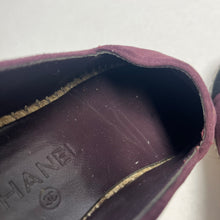 Load image into Gallery viewer, CHANEL 39 8/8.5 Velvet Espadrilles
