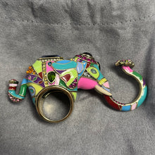 Load image into Gallery viewer, Heidi Daus 3 Finger Elephant Ring
