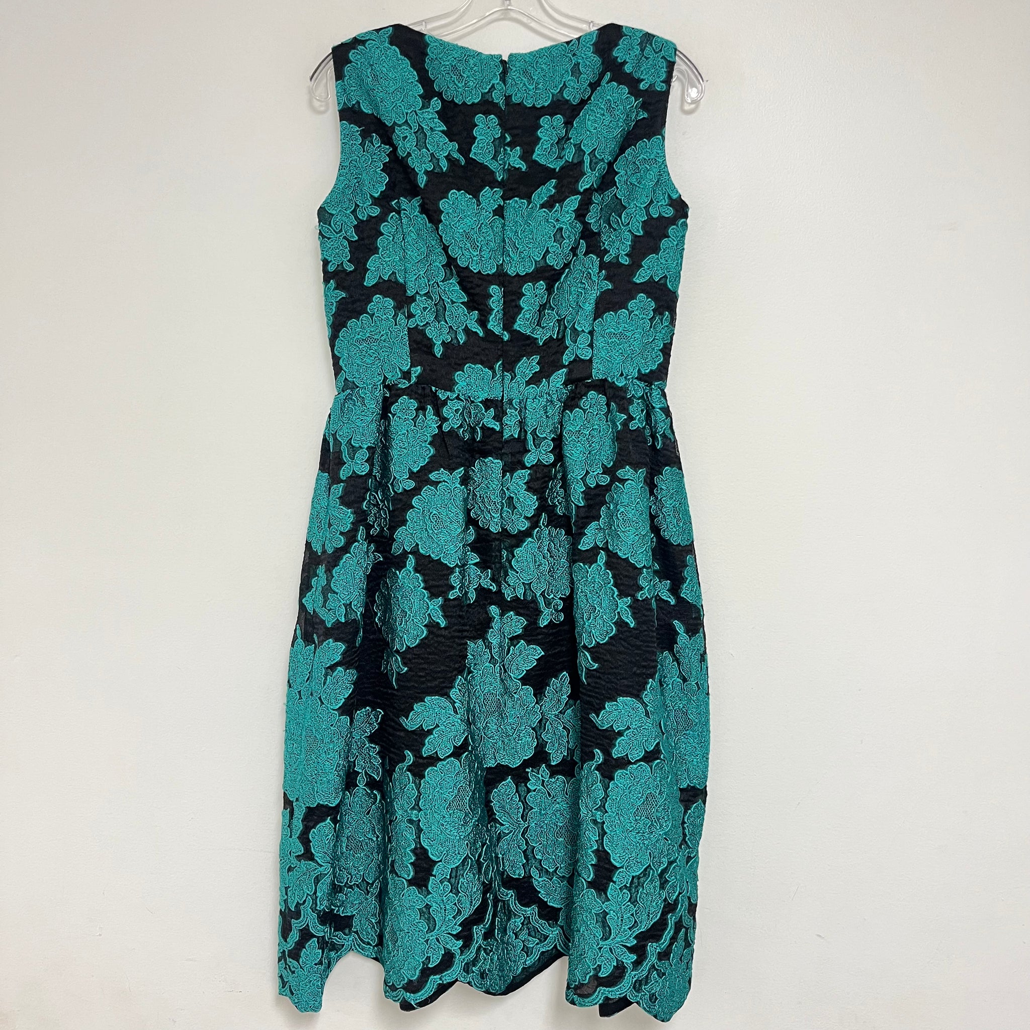Escada 38 (US 6 8) Lace Dress