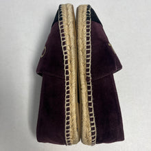 Load image into Gallery viewer, CHANEL 39 8/8.5 Velvet Espadrilles
