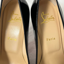 Load image into Gallery viewer, Christian Louboutin 38.5 (8) Black Pumps
