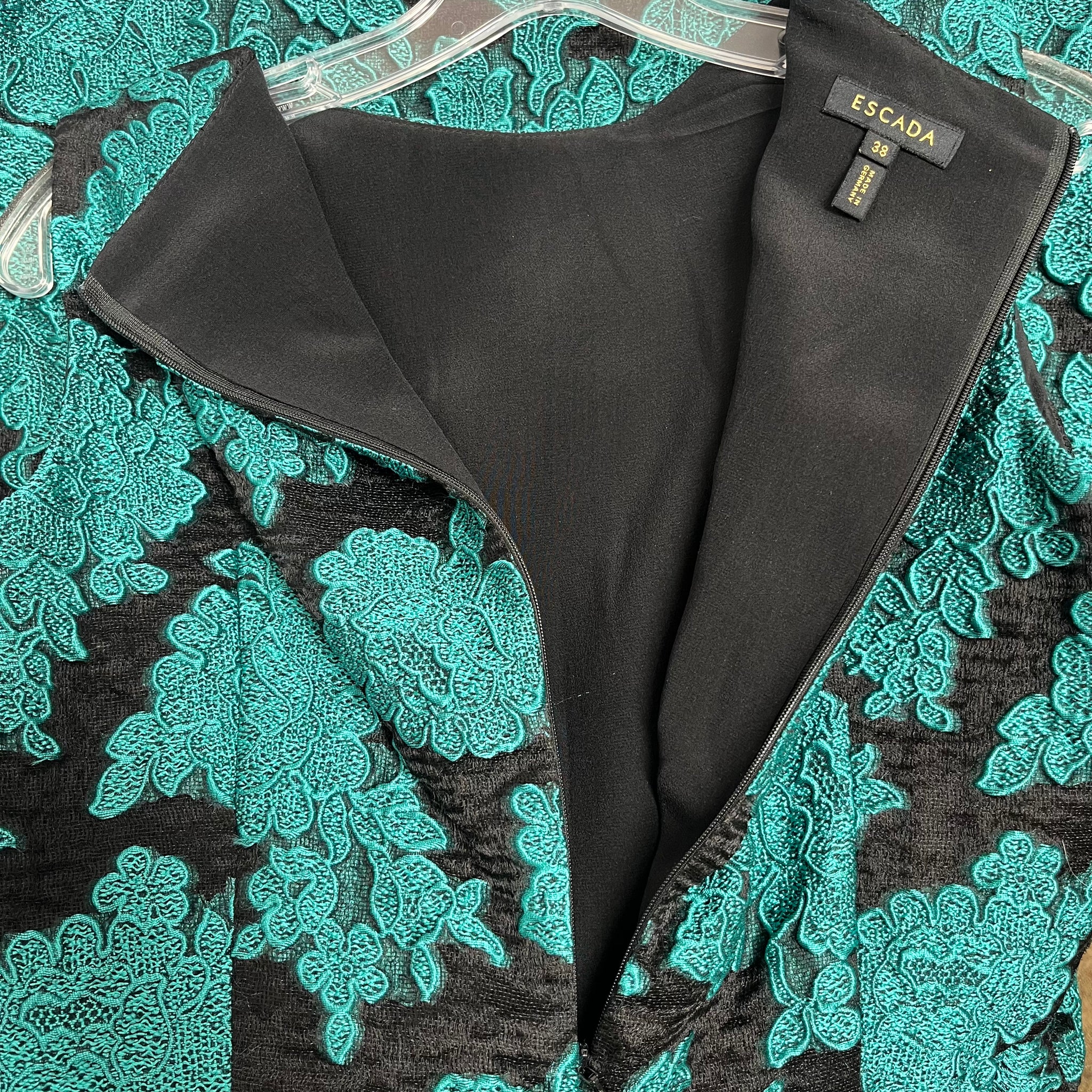 Escada 38 (US 6 8) Lace Dress  The Avenue Consignment Shoppe