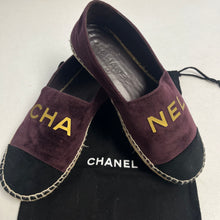 Load image into Gallery viewer, CHANEL 39 8/8.5 Velvet Espadrilles
