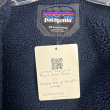 Load image into Gallery viewer, Patagonia XS Women Fleece Lined Parka
