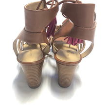 Load image into Gallery viewer, Marc Fisher 10 Leather Tassel Heels Box
